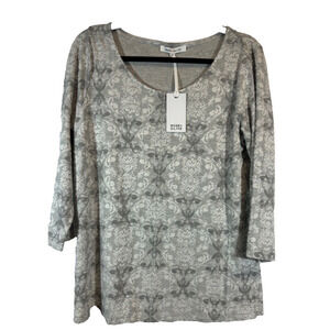 NEW Rose + Olive Women’s M Grey& White Floral Long Sleeve Top 3/4 Sleeve D5